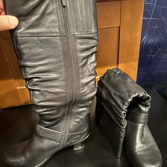 Black Leather Knee-High Boots size 38 - Picture 2 of 8